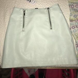 mint leather skirt. brand new, size small.